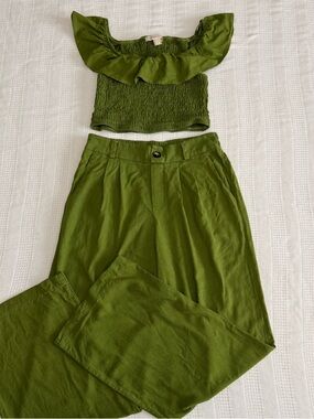 Monteau Bright Olive Green Linen Blend Pants and Smocked Ruffled Top Set